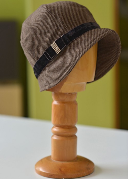 Brown wool striped cloche hat with double bow