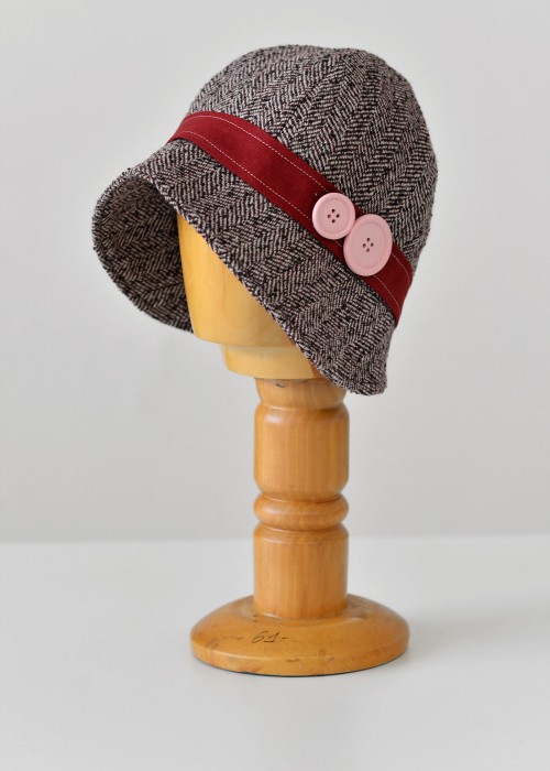 Red wool herringbone cloche hat with buttons details 