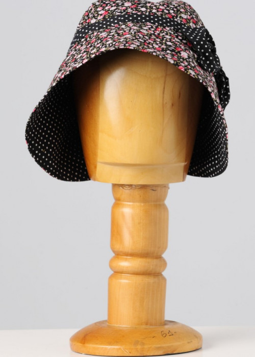 Καλοκαιρινό μαύρο-ρόζ Cloche καπέλο με φιόγκο