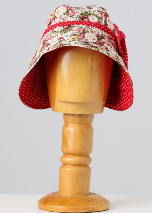 Καλοκαιρινό άσπρο-κόκκινο cloche καπέλο με φιόγκο